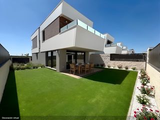 Casa adossada a El Bosque. Chalet monte de la villa