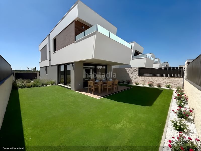 Foto 728fc063-f86f-48ac-bdda-c22aba656c24. Casa adossada amb calefacció aparcament piscina a Villaviciosa de Odón