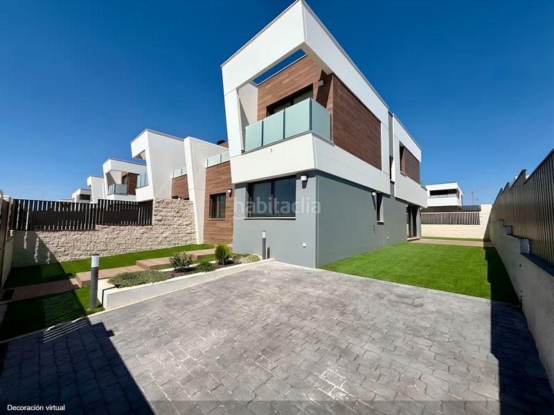 Foto 88b2f0ba-83c2-4829-b935-123db9f3cd09. Casa adossada amb calefacció aparcament piscina a Villaviciosa de Odón