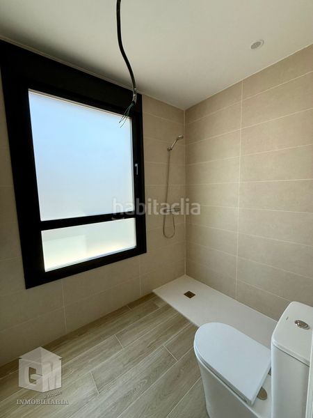 Foto e2b19415-52b1-4948-a20b-fe28e27ece26. Casa adossada amb calefacció aparcament piscina a Villaviciosa de Odón