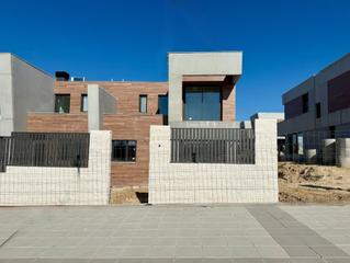 Semi detached house en El Bosque. Chalet pareado villaviciosa de odon