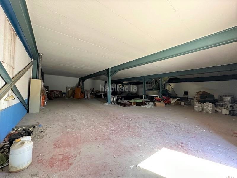 Foto ebf2ab8f-239d-4849-aa17-cf907e0ec55a. Bâtiment à usage industriel dans Pintores-Ferial Parla