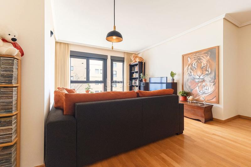 Foto e0021ddb-7540-40af-9613-e01ae936c266. Pis amb calefacció aparcament piscina a Montecarmelo Madrid