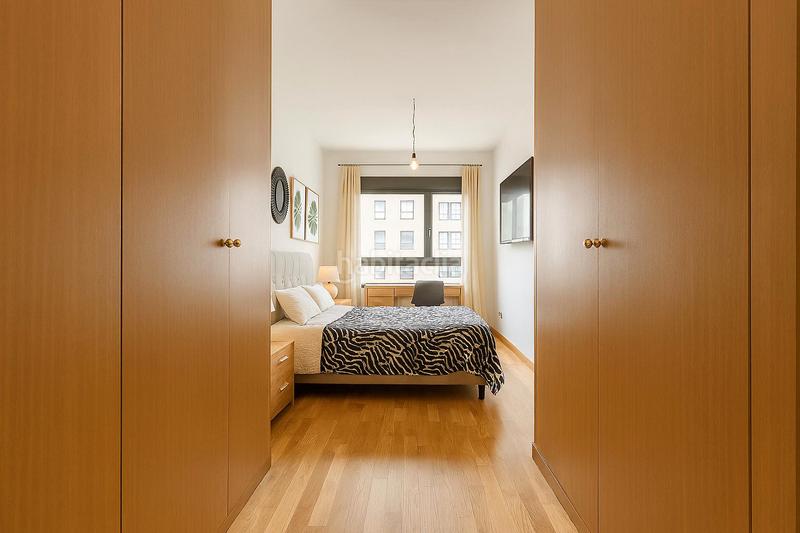 Foto e0bbf959-e0fc-476f-8b0a-eed15f9d0896. Pis amb calefacció aparcament piscina a Montecarmelo Madrid