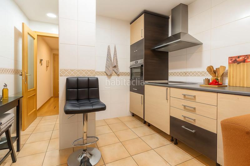 Foto e6ad6a78-2092-423f-b82e-2ddd64792d4c. Pis amb calefacció aparcament piscina a Montecarmelo Madrid