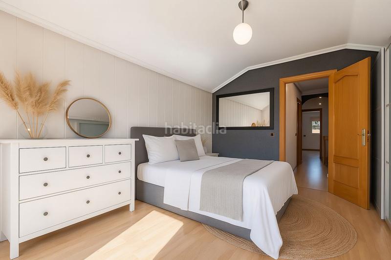 Foto 63ea7517-bde2-4d16-b578-3ce3356d326f. Duplex avec chauffage dans Tres Olivos-Valverde Madrid