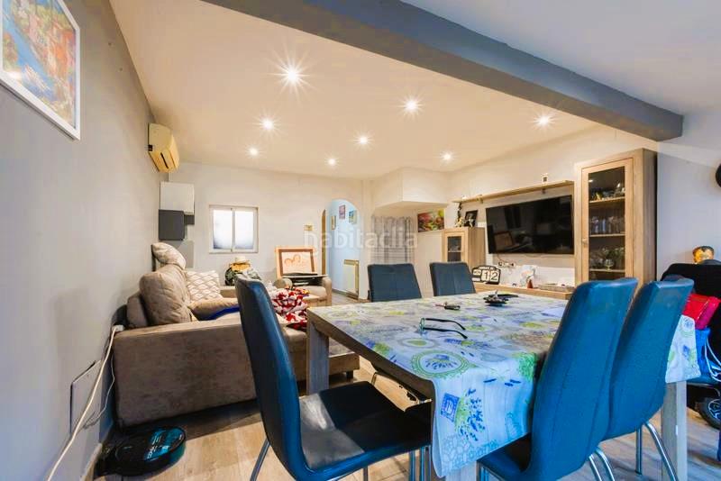 Foto 093f8a1f-bf18-4d90-806b-5bf6a4c7fd26. Casa adosada chalet adosado en caldas de estrach en Madrid