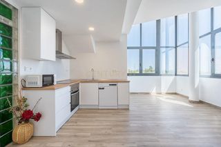 Apartament  Av m-40 5 edificio eleusisalcorcon (madrid). Despacho profesional con uso residencial totalmente reformado