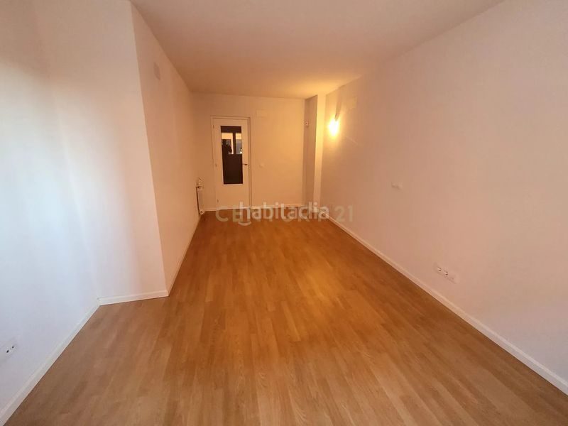 Foto 10c3a9c7-961d-4192-9a93-4942f445850d. Apartament a Camarena