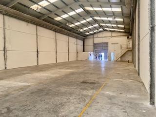 Lloguer Nau industrial  Carrer o. Suministros,oficinas 50m2,ignifugada