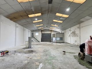 Lloguer Nau industrial  Carrer sant martí. Suministros alta, ignifugada, oficinas. disponibilidad inmediata