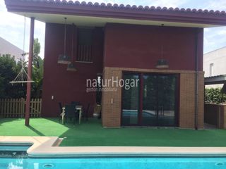 Rent Chalet in La Cañada. Chalet en alquiler en la canyada  la cañada