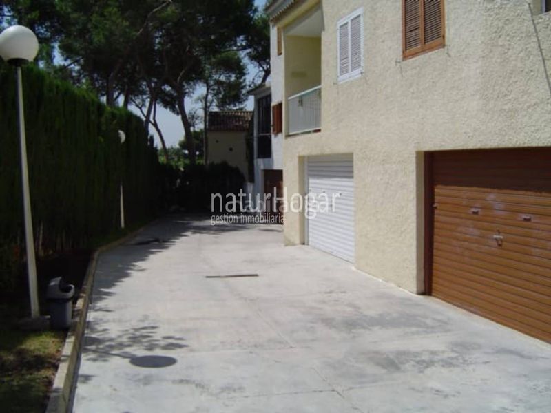 Foto 12c3250e-7ea8-42d2-9c33-b8c29bf7672f. Casa adossada amb aparcament piscina a La Cañada Paterna