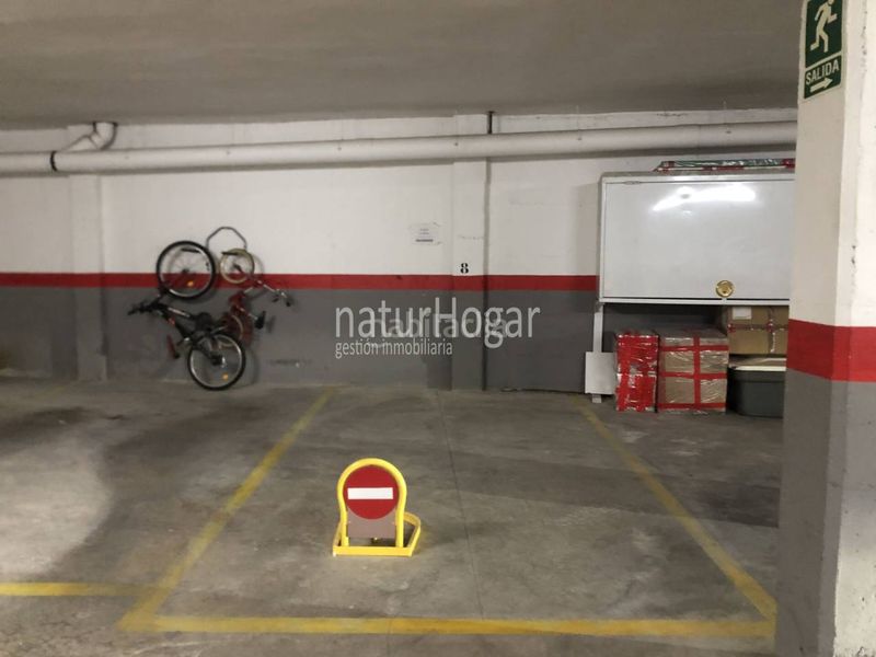 Foto 1f520705-0aa9-449b-9b62-7037add700f2. Aparcament cotxe a La Cañada Paterna