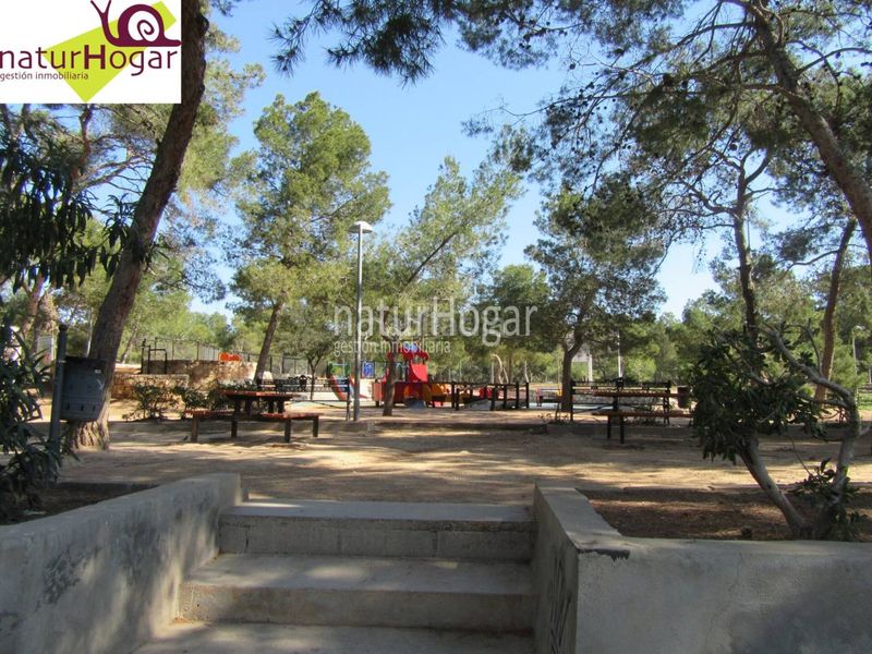Foto b64c4a79-48fc-4d58-8fc9-151833e0313c. Local comercial alquiler de local comercial en La Cañada en Paterna