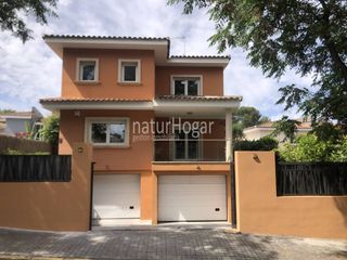Rent Chalet in La Cañada. Alquiler de chalet unifamiliar en la canyada, paterna, se alquil