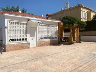 Rent House in La Cañada. Casa de alquiler  en la canyada, paterna