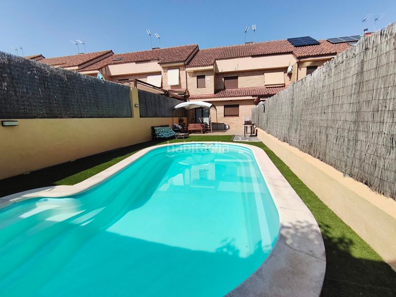 Foto 1510d9de-e43e-4cd8-b74a-c8ddd910ba79. Casa adossada amb calefacció aparcament piscina a Navalcarnero