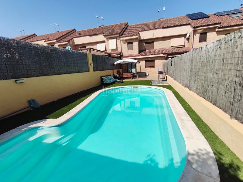 Foto 75316922-086c-4776-a419-5a54485a7095. Casa adossada amb calefacció aparcament piscina a Navalcarnero