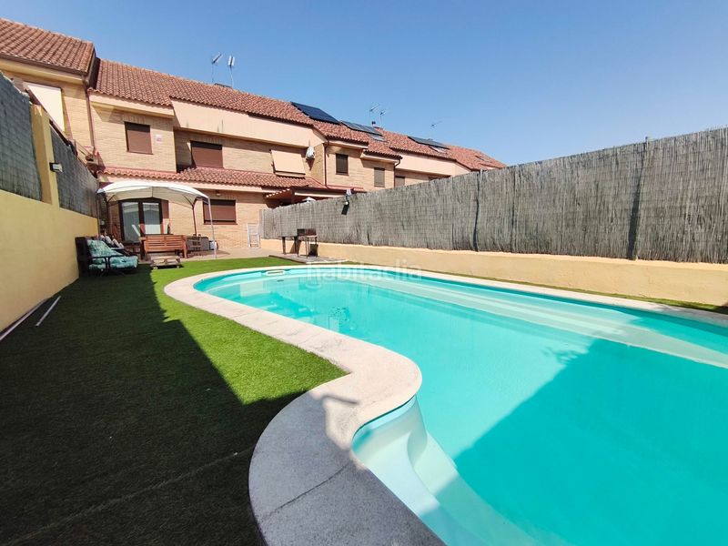 Foto c7677423-c6e6-4403-ab37-00ae12f1e50b. Casa adossada amb calefacció aparcament piscina a Navalcarnero