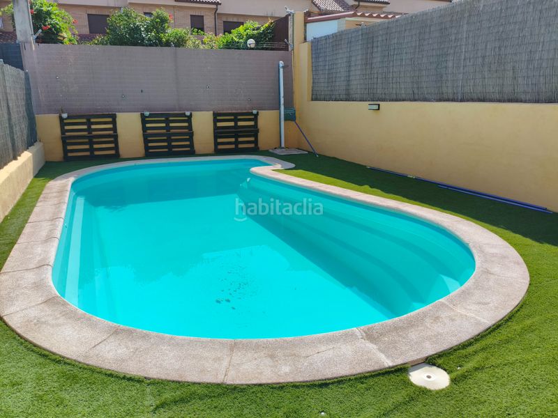 Foto ce697c9f-bf8c-40fb-b010-18a8863ffe72. Casa adossada amb calefacció aparcament piscina a Navalcarnero