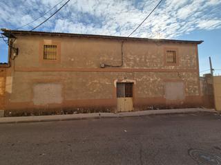 Building  Calle de las huertas. Oportunidad para constructores, terreno con edificaciones para d