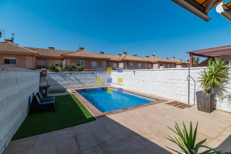 Foto e7dedbef-f980-4942-a431-82fd88c6b325. Chalet in calle cabañas 5 in Ugena