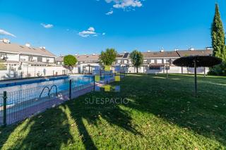 Casa adossada en Fuentebella-San Fermn-El Leguario. Chalet adosado en zona residencial de parla