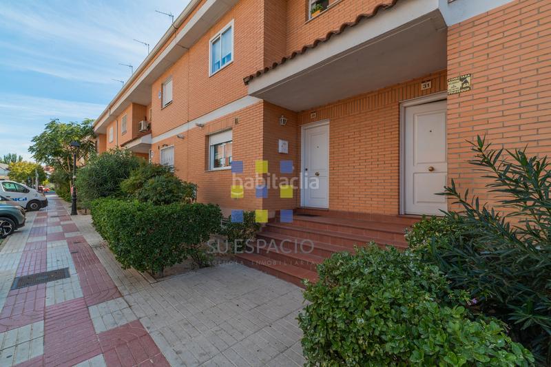 Foto 480ddb1e-ba59-43f8-bd3b-b3a6761c0097. Casa a schiera con riscaldamento parcheggio in Griñón