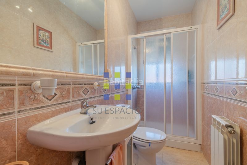 Foto a9dcefe8-57ea-4d00-9ac3-2728d3a09b10. Xalet amb xemeneia calefacció piscina a Méntrida