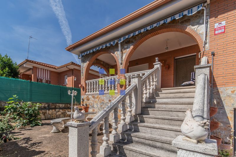 Foto d8a86d79-b995-48be-84ac-b0ba968ef0c2. Xalet amb xemeneia calefacció piscina a Méntrida