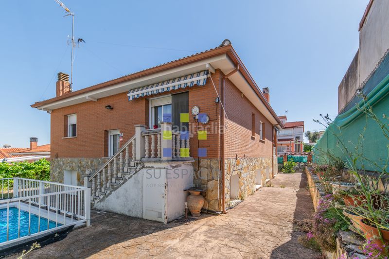 Foto f8c2fb78-4fa7-45a0-9035-d0e2b85de410. Xalet amb xemeneia calefacció piscina a Méntrida