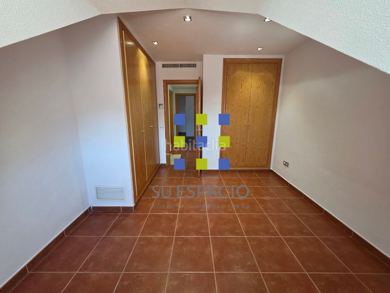 Foto 256625a4-d851-40c3-a9bf-0d0a2c01f5e3. Dúplex amb calefacció aparcament a Serranillos del Valle
