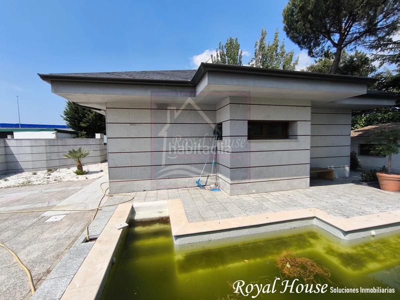 Foto 1b27861c-9be4-4684-a092-a9c63681abf7. Casa aparellada amb calefacció aparcament piscina a Collado Villalba