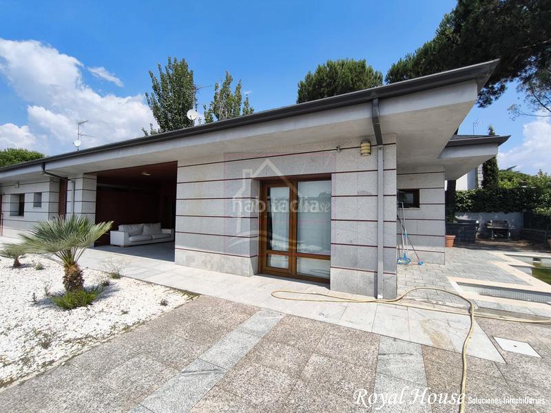 Foto 908a356e-9490-4c0d-8574-dafa99e34915. Casa aparellada amb calefacció aparcament piscina a Collado Villalba