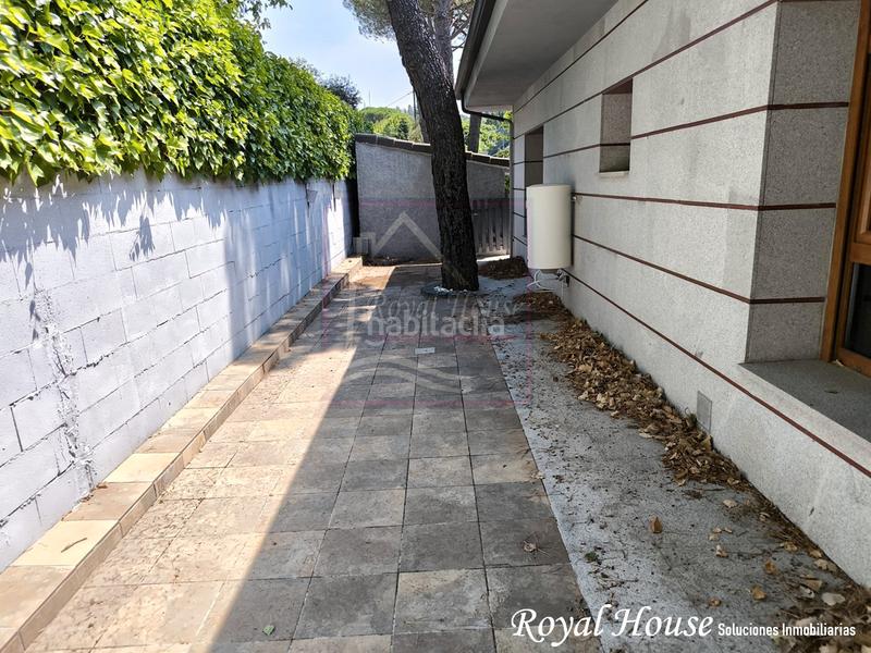 Foto d99b22e8-b6b8-4a3b-8f2a-08c933671139. Casa aparellada amb calefacció aparcament piscina a Collado Villalba