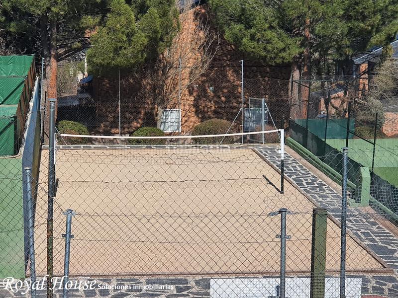 Foto 39533662-e1a0-44fc-a407-51222633c2e0. Flat with heating parking pool in El Guijo-Colonia España Galapagar