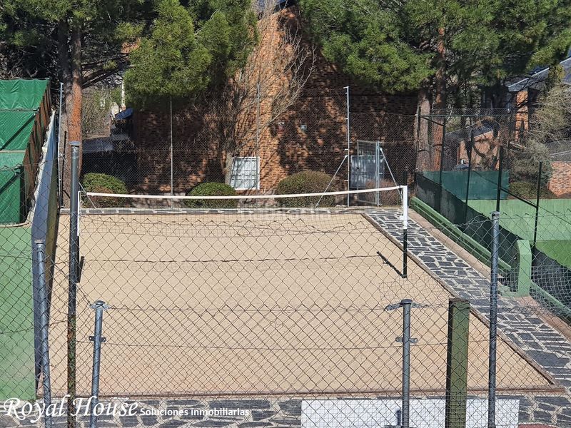 Foto 561a62dc-015a-4253-9510-a989cc236bb6. Casa adossada amb xemeneia calefacció piscina a El Guijo-Colonia España Galapagar
