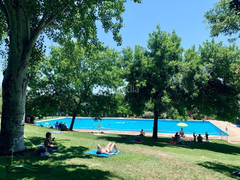 Foto 922afd48-0819-4f34-8cdf-5b8349335f33. Casa adossada amb xemeneia calefacció piscina a El Guijo-Colonia España Galapagar