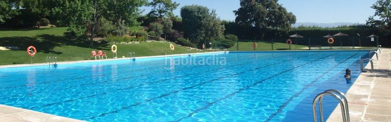 Foto b1a285c3-fab6-4484-a0ff-4b34bd8e9c49. Casa adossada amb xemeneia calefacció piscina a El Guijo-Colonia España Galapagar