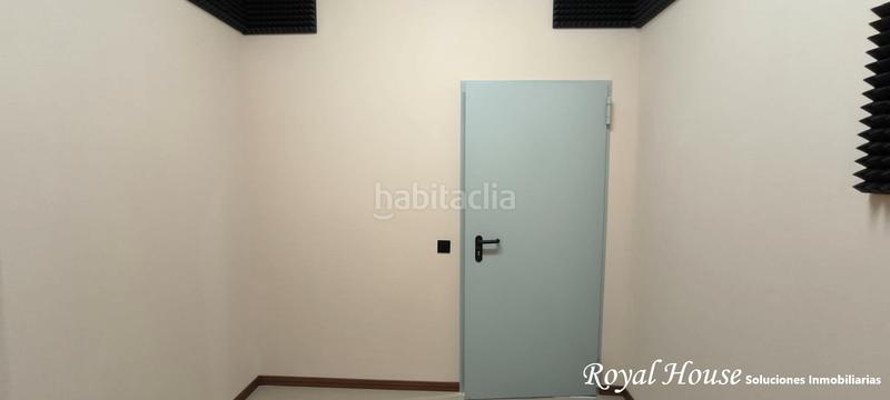 Foto 29d86d57-7a05-40dd-867b-3a843f09b531. Local comercial a calle los madroños 6 a Villalba Estación Collado Villalba