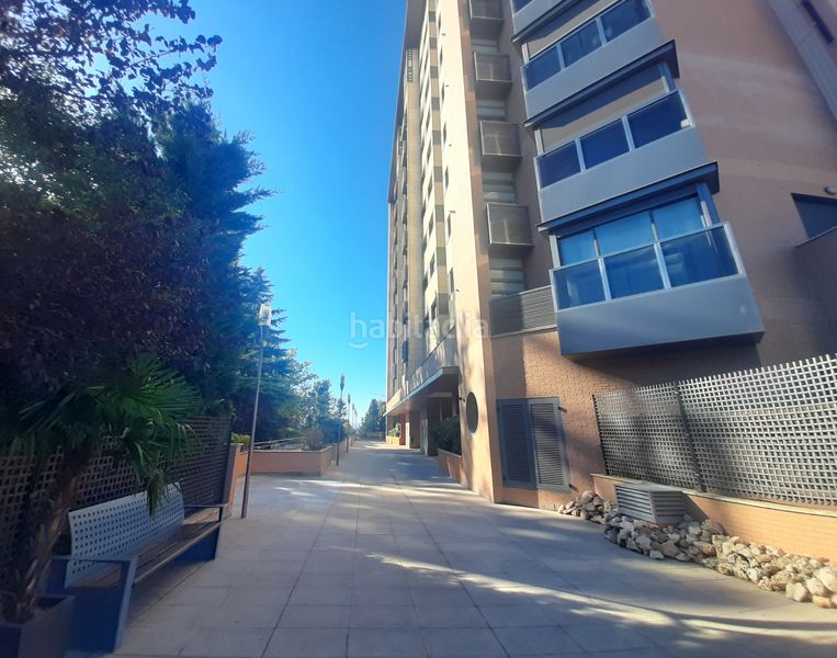 Foto 64f516b7-6d35-4404-912d-2ea3a501f706. Rent flat with heating parking pool in Valdezarza Madrid