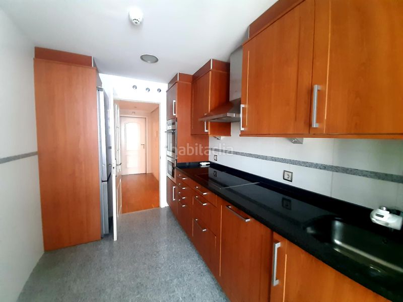 Foto 6df2698f-5271-483e-962e-4716eede7333. Rent flat with heating parking pool in Valdezarza Madrid