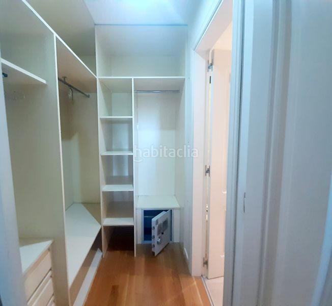 Foto 80e329c2-69be-4107-9c90-6557f4a20837. Rent flat with heating parking pool in Valdezarza Madrid