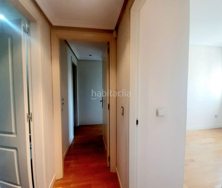 Foto db95cfe6-62f9-4e91-9c13-2b17c8c89550. Rent flat with heating parking pool in Valdezarza Madrid