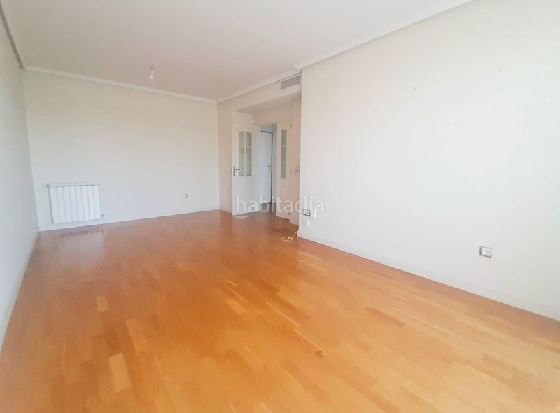 Foto dc78d7b3-819b-4195-ac66-47ac8ac90519. Rent flat with heating parking pool in Valdezarza Madrid
