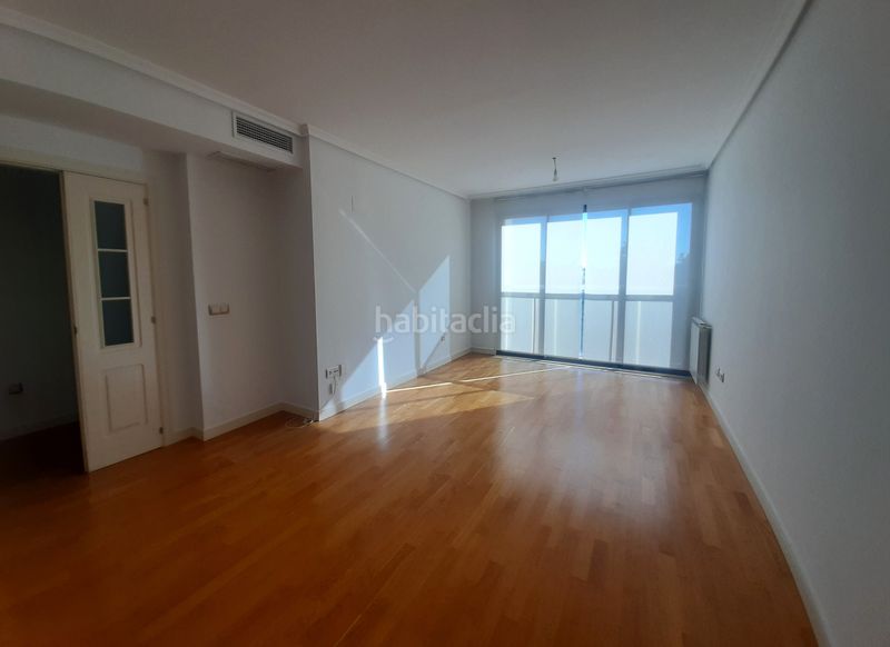 Foto f059e2ae-be0d-4810-8152-56797fa907af. Rent flat with heating parking pool in Valdezarza Madrid