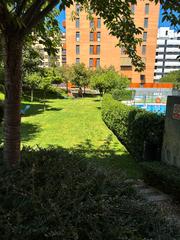 Pis  Calle campanas. Bajo con patio en pau de carabanchel