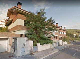 Maison jumelée à Carrer geofred tassio 4a. Tres casas en construccion