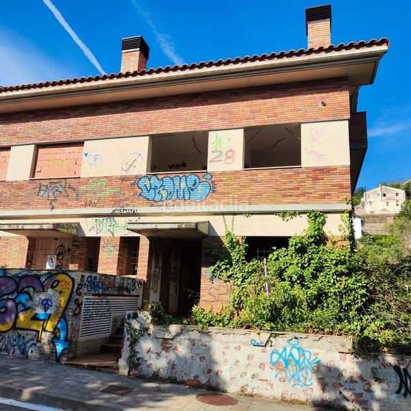 Foto 8676687e-c6d3-4aa1-808e-72c1612776c7. Reihenhaus in carrer rafel casanova 4a in Torrelles de Llobregat